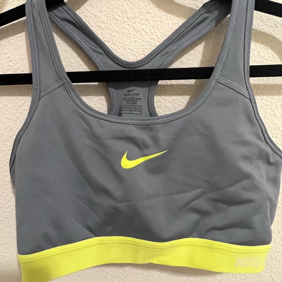 Nike Dri-Fit Sports Bra - Picture 3 of 5